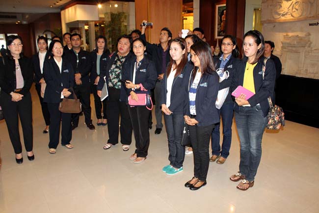 ผู้บริหารและบุคลากรคณะศึกษาศาสตร์ ศึกษาดูงานวิทยาลัยครุศาสตร์ มหาวิทยาลัยธุรกิจบัณฑิตย์ กรุงเทพมหานคร เมื่อวันที่ 6 กันยายน 2556 ภาพที่ 20