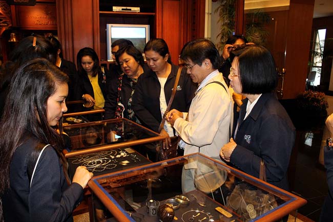 ผู้บริหารและบุคลากรคณะศึกษาศาสตร์ ศึกษาดูงานวิทยาลัยครุศาสตร์ มหาวิทยาลัยธุรกิจบัณฑิตย์ กรุงเทพมหานคร เมื่อวันที่ 6 กันยายน 2556 ภาพที่ 29