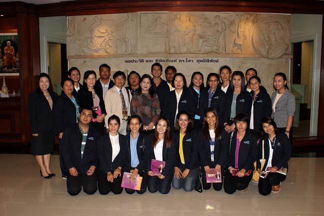 ผู้บริหารและบุคลากรคณะศึกษาศาสตร์ ศึกษาดูงานวิทยาลัยครุศาสตร์ มหาวิทยาลัยธุรกิจบัณฑิตย์ กรุงเทพมหานคร เมื่อวันที่ 6 กันยายน 2556 ภาพที่ 101