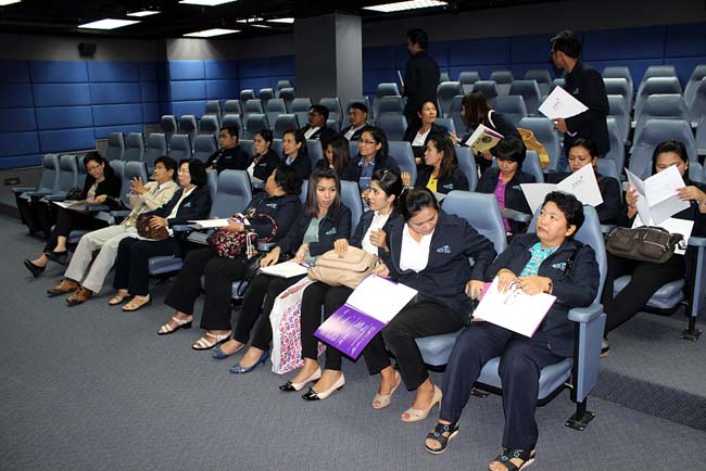 ผู้บริหารและบุคลากรคณะศึกษาศาสตร์ ศึกษาดูงานวิทยาลัยครุศาสตร์ มหาวิทยาลัยธุรกิจบัณฑิตย์ กรุงเทพมหานคร เมื่อวันที่ 6 กันยายน 2556 ภาพที่ 104