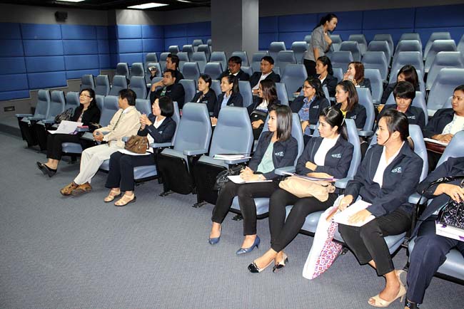 ผู้บริหารและบุคลากรคณะศึกษาศาสตร์ ศึกษาดูงานวิทยาลัยครุศาสตร์ มหาวิทยาลัยธุรกิจบัณฑิตย์ กรุงเทพมหานคร เมื่อวันที่ 6 กันยายน 2556 ภาพที่ 108