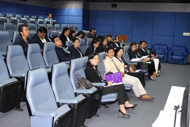 ผู้บริหารและบุคลากรคณะศึกษาศาสตร์ ศึกษาดูงานวิทยาลัยครุศาสตร์ มหาวิทยาลัยธุรกิจบัณฑิตย์ กรุงเทพมหานคร เมื่อวันที่ 6 กันยายน 2556 ภาพที่ 112