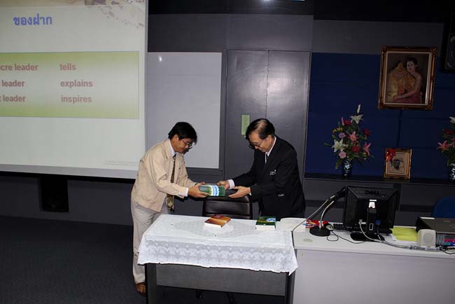 ผู้บริหารและบุคลากรคณะศึกษาศาสตร์ ศึกษาดูงานวิทยาลัยครุศาสตร์ มหาวิทยาลัยธุรกิจบัณฑิตย์ กรุงเทพมหานคร เมื่อวันที่ 6 กันยายน 2556 ภาพที่ 132