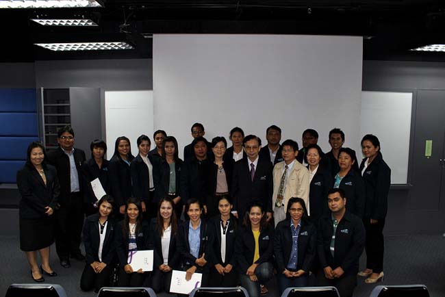 ผู้บริหารและบุคลากรคณะศึกษาศาสตร์ ศึกษาดูงานวิทยาลัยครุศาสตร์ มหาวิทยาลัยธุรกิจบัณฑิตย์ กรุงเทพมหานคร เมื่อวันที่ 6 กันยายน 2556 ภาพที่ 143