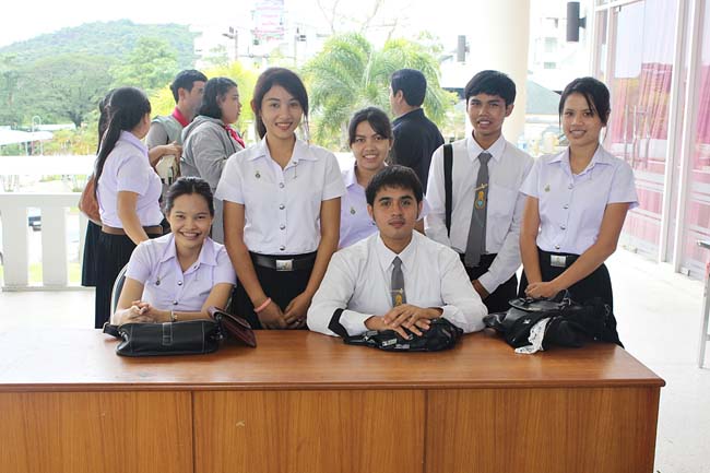 ปฐมนิเทศนิสิตศึกษาศาสตร์ ระดับปริญญาตรี วันที่ 1 มิถุนายน 2556 ณ หอประชุมปาริชาต มหาวิทยาลัยทักษิณ วิทยาเขตสงขลา ภาพที่ 3
