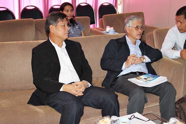 ปฐมนิเทศนิสิตศึกษาศาสตร์ ระดับปริญญาตรี วันที่ 1 มิถุนายน 2556 ณ หอประชุมปาริชาต มหาวิทยาลัยทักษิณ วิทยาเขตสงขลา ภาพที่ 9