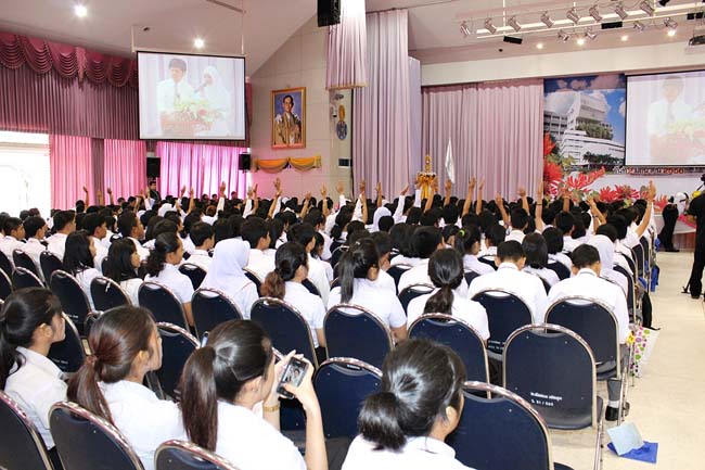 ปฐมนิเทศนิสิตศึกษาศาสตร์ ระดับปริญญาตรี วันที่ 1 มิถุนายน 2556 ณ หอประชุมปาริชาต มหาวิทยาลัยทักษิณ วิทยาเขตสงขลา ภาพที่ 14