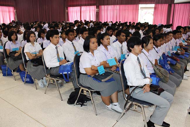 ปฐมนิเทศนิสิตศึกษาศาสตร์ ระดับปริญญาตรี วันที่ 1 มิถุนายน 2556 ณ หอประชุมปาริชาต มหาวิทยาลัยทักษิณ วิทยาเขตสงขลา ภาพที่ 20