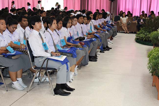 ปฐมนิเทศนิสิตศึกษาศาสตร์ ระดับปริญญาตรี วันที่ 1 มิถุนายน 2556 ณ หอประชุมปาริชาต มหาวิทยาลัยทักษิณ วิทยาเขตสงขลา ภาพที่ 30