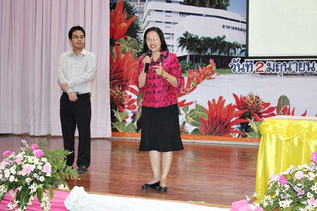 ปฐมนิเทศนิสิตศึกษาศาสตร์ ระดับปริญญาตรี วันที่ 1 มิถุนายน 2556 ณ หอประชุมปาริชาต มหาวิทยาลัยทักษิณ วิทยาเขตสงขลา ภาพที่ 37