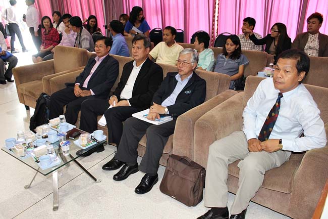 ปฐมนิเทศนิสิตศึกษาศาสตร์ ระดับปริญญาตรี วันที่ 1 มิถุนายน 2556 ณ หอประชุมปาริชาต มหาวิทยาลัยทักษิณ วิทยาเขตสงขลา ภาพที่ 48
