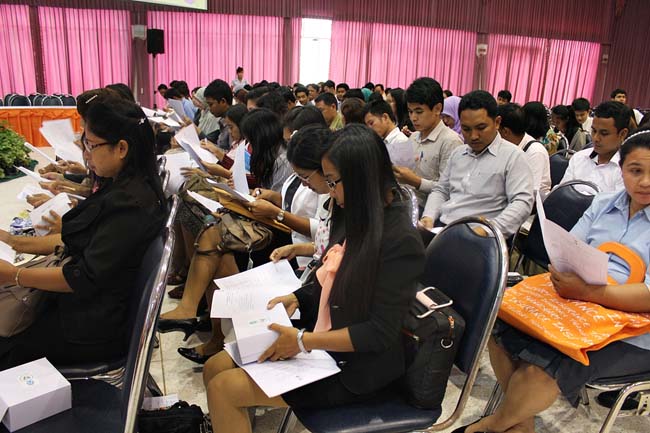 ปฐมนิเทศนิสิตศึกษาศาสตร์ ระดับบัณฑิตศึกษา วันที่ 2 มิถุนายน 2556 ณ หอประชุมปาริชาต มหาวิทยาลัยทักษิณ วิทยาเขตสงขลา ภาพที่ 7