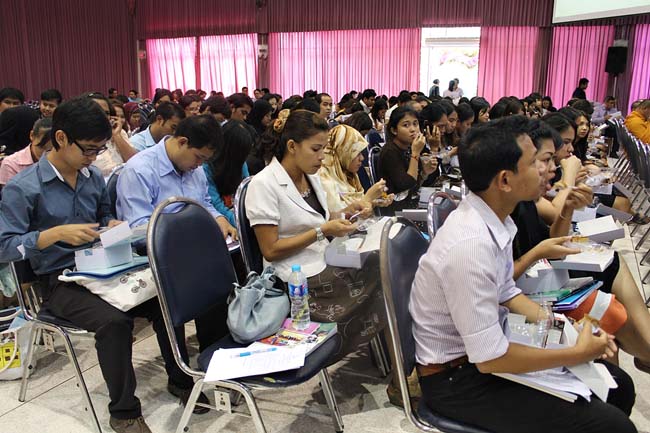 ปฐมนิเทศนิสิตศึกษาศาสตร์ ระดับบัณฑิตศึกษา วันที่ 2 มิถุนายน 2556 ณ หอประชุมปาริชาต มหาวิทยาลัยทักษิณ วิทยาเขตสงขลา ภาพที่ 8