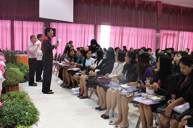 ปฐมนิเทศนิสิตศึกษาศาสตร์ ระดับบัณฑิตศึกษา วันที่ 2 มิถุนายน 2556 ณ หอประชุมปาริชาต มหาวิทยาลัยทักษิณ วิทยาเขตสงขลา ภาพที่ 26
