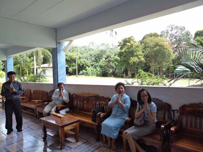 ฝ่ายพัฒนานิสิต คณะศึกษาศาสตร์ จัดโครงการ "ทำบุญวันเข้าพรรษา" ประจำปี ๒๕๕๖ โดยได้จัดโครงการในวันพุธที่ ๑๗ กรกฎาคม ๒๕๕๖ มีกิจกรรมถวายเทียนพรรษา จำนวน 8 วัด คือ วัดเขาแก้ว วัดบางดาน วัดแหลมพ้อ วัดท้ายยอ วัดโคกเปี้ยว วัดเขาบ่อ วัดเขากุด และวัดสุวรรณคีรี โดยมีคณาจารย์และนิสิตเข้าร่วมกว่า 80 คน