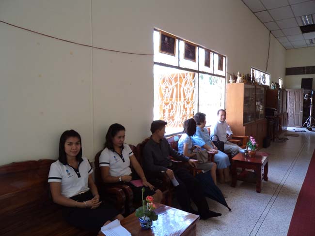 ฝ่ายพัฒนานิสิต คณะศึกษาศาสตร์ จัดโครงการ "ทำบุญวันเข้าพรรษา" ประจำปี ๒๕๕๖ โดยได้จัดโครงการในวันพุธที่ ๑๗ กรกฎาคม ๒๕๕๖ มีกิจกรรมถวายเทียนพรรษา จำนวน 8 วัด คือ วัดเขาแก้ว วัดบางดาน วัดแหลมพ้อ วัดท้ายยอ วัดโคกเปี้ยว วัดเขาบ่อ วัดเขากุด และวัดสุวรรณคีรี โดยมีคณาจารย์และนิสิตเข้าร่วมกว่า 80 คน ภาพที่ 19