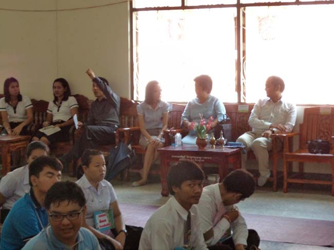 ฝ่ายพัฒนานิสิต คณะศึกษาศาสตร์ จัดโครงการ "ทำบุญวันเข้าพรรษา" ประจำปี ๒๕๕๖ โดยได้จัดโครงการในวันพุธที่ ๑๗ กรกฎาคม ๒๕๕๖ มีกิจกรรมถวายเทียนพรรษา จำนวน 8 วัด คือ วัดเขาแก้ว วัดบางดาน วัดแหลมพ้อ วัดท้ายยอ วัดโคกเปี้ยว วัดเขาบ่อ วัดเขากุด และวัดสุวรรณคีรี โดยมีคณาจารย์และนิสิตเข้าร่วมกว่า 80 คน ภาพที่ 23