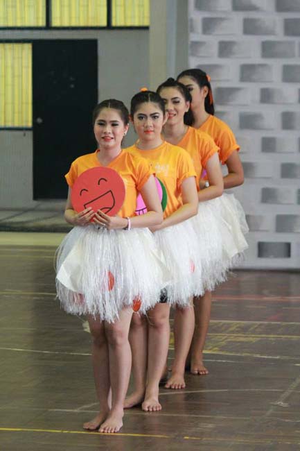 สาขาวิชาการศึกษาปฐมวัย จัดโครงการ “ปฐมวัยซู่ซ่า กีฬาสีซู่ซี่” ในวันเสาร์ที่ 2 พฤศจิกายน 2556 ณ ยิมเนเซียม มหาวิทยาลัยทักษิณ ภาพที่ 23