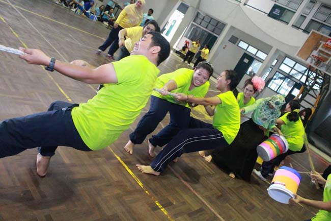 สาขาวิชาการศึกษาปฐมวัย จัดโครงการ “ปฐมวัยซู่ซ่า กีฬาสีซู่ซี่” ในวันเสาร์ที่ 2 พฤศจิกายน 2556 ณ ยิมเนเซียม มหาวิทยาลัยทักษิณ ภาพที่ 101