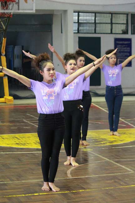 สาขาวิชาการศึกษาปฐมวัย จัดโครงการ “ปฐมวัยซู่ซ่า กีฬาสีซู่ซี่” ในวันเสาร์ที่ 2 พฤศจิกายน 2556 ณ ยิมเนเซียม มหาวิทยาลัยทักษิณ ภาพที่ 168