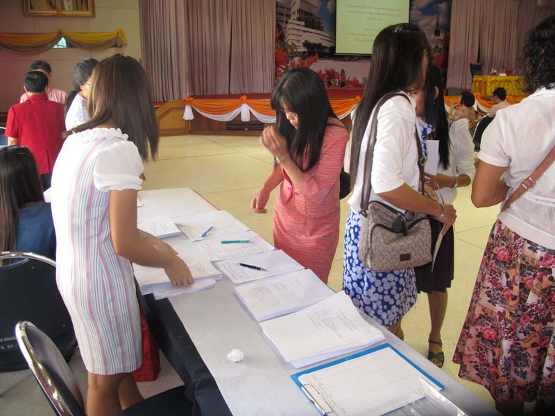 โครงการอบรมพี่เลี้ยง เรื่อง"การจัดการเรียนรู้ในศตวรรษที่ 21 สำหรับครูพี่เลี้ยงนิสิตหลักสูตรการศึกษาบัณฑิต (หลักสูตร 5 ปี) ปีการศึกษา 2556