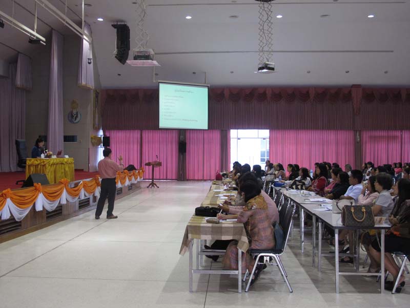 โครงการอบรมพี่เลี้ยง เรื่อง"การจัดการเรียนรู้ในศตวรรษที่ 21 สำหรับครูพี่เลี้ยงนิสิตหลักสูตรการศึกษาบัณฑิต (หลักสูตร 5 ปี) ปีการศึกษา 2556 ภาพที่ 22