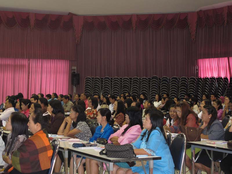 โครงการอบรมพี่เลี้ยง เรื่อง"การจัดการเรียนรู้ในศตวรรษที่ 21 สำหรับครูพี่เลี้ยงนิสิตหลักสูตรการศึกษาบัณฑิต (หลักสูตร 5 ปี) ปีการศึกษา 2556 ภาพที่ 32