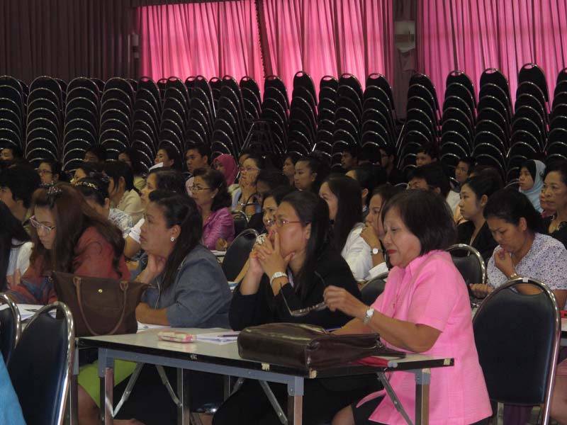 โครงการอบรมพี่เลี้ยง เรื่อง"การจัดการเรียนรู้ในศตวรรษที่ 21 สำหรับครูพี่เลี้ยงนิสิตหลักสูตรการศึกษาบัณฑิต (หลักสูตร 5 ปี) ปีการศึกษา 2556 ภาพที่ 34