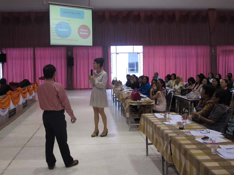 โครงการอบรมพี่เลี้ยง เรื่อง"การจัดการเรียนรู้ในศตวรรษที่ 21 สำหรับครูพี่เลี้ยงนิสิตหลักสูตรการศึกษาบัณฑิต (หลักสูตร 5 ปี) ปีการศึกษา 2556 ภาพที่ 37