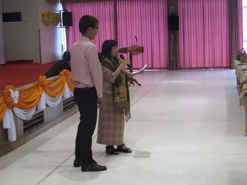 โครงการอบรมพี่เลี้ยง เรื่อง"การจัดการเรียนรู้ในศตวรรษที่ 21 สำหรับครูพี่เลี้ยงนิสิตหลักสูตรการศึกษาบัณฑิต (หลักสูตร 5 ปี) ปีการศึกษา 2556 ภาพที่ 39