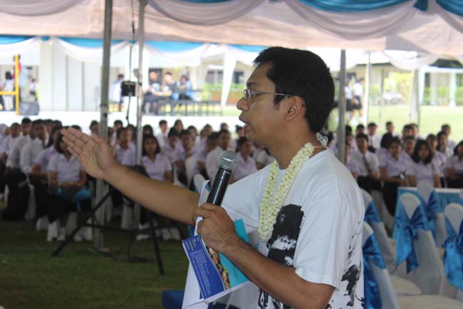 งานทักษิณวิชาการ ประจำปี 2556"บูรณาการนำความรู้ มุ่งสู่ชุมชน"ระหว่างวันที 26 - 28 สิงหาคม 2556 ณ มหาวิทยาลัยทักษิณ วิทยาเขตสงขลา ภาพที่ 4