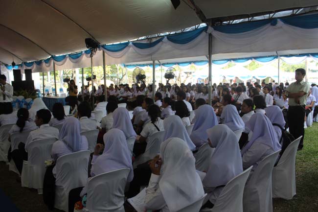 งานทักษิณวิชาการ ประจำปี 2556"บูรณาการนำความรู้ มุ่งสู่ชุมชน"ระหว่างวันที 26 - 28 สิงหาคม 2556 ณ มหาวิทยาลัยทักษิณ วิทยาเขตสงขลา ภาพที่ 12