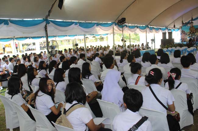 งานทักษิณวิชาการ ประจำปี 2556"บูรณาการนำความรู้ มุ่งสู่ชุมชน"ระหว่างวันที 26 - 28 สิงหาคม 2556 ณ มหาวิทยาลัยทักษิณ วิทยาเขตสงขลา ภาพที่ 13