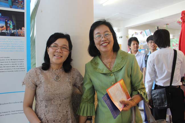 งานทักษิณวิชาการ ประจำปี 2556"บูรณาการนำความรู้ มุ่งสู่ชุมชน"ระหว่างวันที 26 - 28 สิงหาคม 2556 ณ มหาวิทยาลัยทักษิณ วิทยาเขตสงขลา ภาพที่ 18