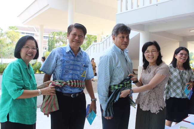 งานทักษิณวิชาการ ประจำปี 2556"บูรณาการนำความรู้ มุ่งสู่ชุมชน"ระหว่างวันที 26 - 28 สิงหาคม 2556 ณ มหาวิทยาลัยทักษิณ วิทยาเขตสงขลา ภาพที่ 26