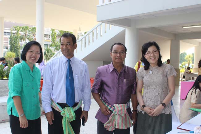 งานทักษิณวิชาการ ประจำปี 2556"บูรณาการนำความรู้ มุ่งสู่ชุมชน"ระหว่างวันที 26 - 28 สิงหาคม 2556 ณ มหาวิทยาลัยทักษิณ วิทยาเขตสงขลา ภาพที่ 33