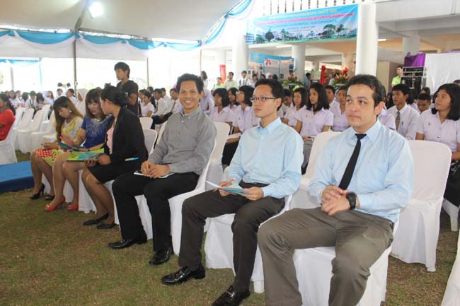 งานทักษิณวิชาการ ประจำปี 2556"บูรณาการนำความรู้ มุ่งสู่ชุมชน"ระหว่างวันที 26 - 28 สิงหาคม 2556 ณ มหาวิทยาลัยทักษิณ วิทยาเขตสงขลา ภาพที่ 56