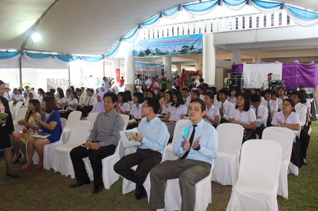 งานทักษิณวิชาการ ประจำปี 2556"บูรณาการนำความรู้ มุ่งสู่ชุมชน"ระหว่างวันที 26 - 28 สิงหาคม 2556 ณ มหาวิทยาลัยทักษิณ วิทยาเขตสงขลา ภาพที่ 59