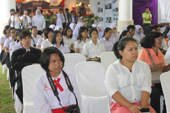 งานทักษิณวิชาการ ประจำปี 2556"บูรณาการนำความรู้ มุ่งสู่ชุมชน"ระหว่างวันที 26 - 28 สิงหาคม 2556 ณ มหาวิทยาลัยทักษิณ วิทยาเขตสงขลา ภาพที่ 70