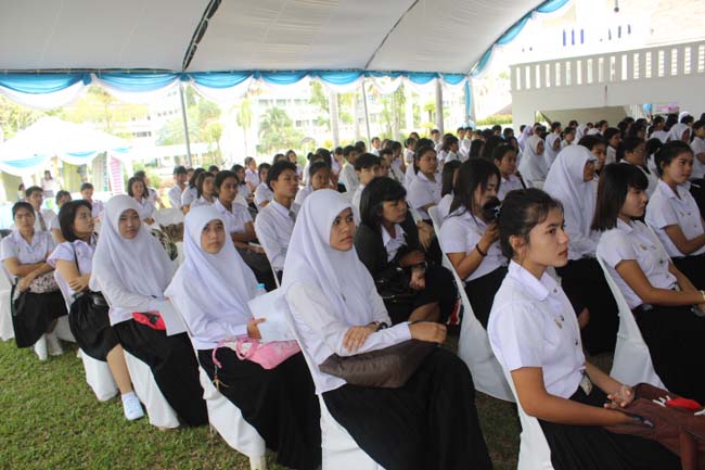งานทักษิณวิชาการ ประจำปี 2556"บูรณาการนำความรู้ มุ่งสู่ชุมชน"ระหว่างวันที 26 - 28 สิงหาคม 2556 ณ มหาวิทยาลัยทักษิณ วิทยาเขตสงขลา ภาพที่ 82