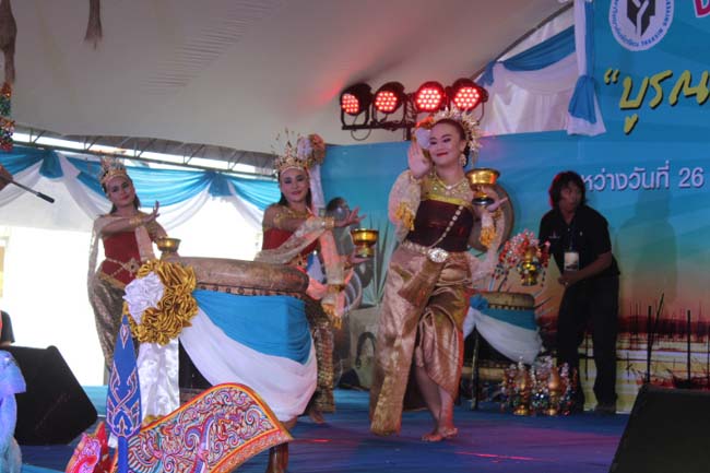งานทักษิณวิชาการ ประจำปี 2556"บูรณาการนำความรู้ มุ่งสู่ชุมชน"ระหว่างวันที 26 - 28 สิงหาคม 2556 ณ มหาวิทยาลัยทักษิณ วิทยาเขตสงขลา ภาพที่ 111