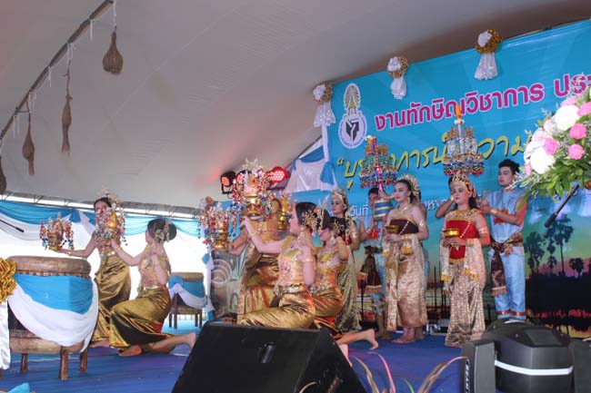 งานทักษิณวิชาการ ประจำปี 2556"บูรณาการนำความรู้ มุ่งสู่ชุมชน"ระหว่างวันที 26 - 28 สิงหาคม 2556 ณ มหาวิทยาลัยทักษิณ วิทยาเขตสงขลา ภาพที่ 128