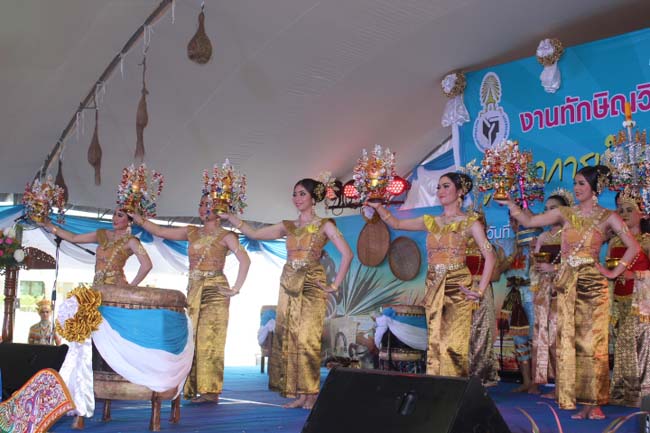 งานทักษิณวิชาการ ประจำปี 2556"บูรณาการนำความรู้ มุ่งสู่ชุมชน"ระหว่างวันที 26 - 28 สิงหาคม 2556 ณ มหาวิทยาลัยทักษิณ วิทยาเขตสงขลา ภาพที่ 129