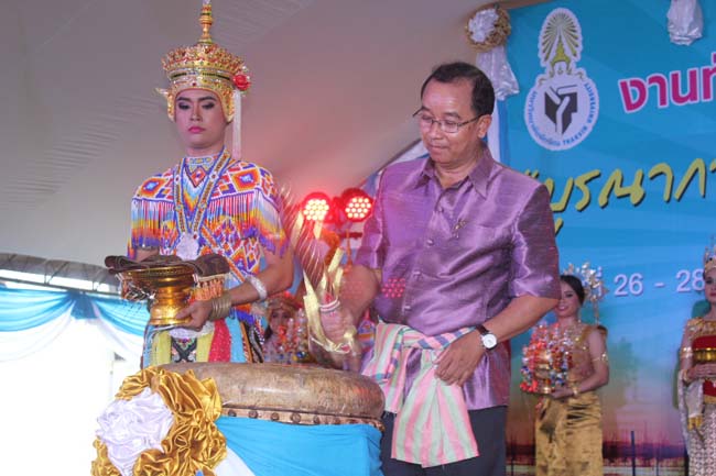 งานทักษิณวิชาการ ประจำปี 2556"บูรณาการนำความรู้ มุ่งสู่ชุมชน"ระหว่างวันที 26 - 28 สิงหาคม 2556 ณ มหาวิทยาลัยทักษิณ วิทยาเขตสงขลา ภาพที่ 180