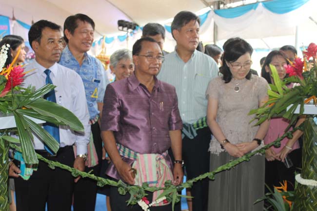 งานทักษิณวิชาการ ประจำปี 2556"บูรณาการนำความรู้ มุ่งสู่ชุมชน"ระหว่างวันที 26 - 28 สิงหาคม 2556 ณ มหาวิทยาลัยทักษิณ วิทยาเขตสงขลา ภาพที่ 200