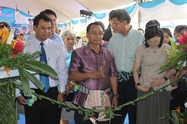 งานทักษิณวิชาการ ประจำปี 2556"บูรณาการนำความรู้ มุ่งสู่ชุมชน"ระหว่างวันที 26 - 28 สิงหาคม 2556 ณ มหาวิทยาลัยทักษิณ วิทยาเขตสงขลา ภาพที่ 203