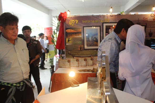งานทักษิณวิชาการ ประจำปี 2556"บูรณาการนำความรู้ มุ่งสู่ชุมชน"ระหว่างวันที 26 - 28 สิงหาคม 2556 ณ มหาวิทยาลัยทักษิณ วิทยาเขตสงขลา ภาพที่ 211