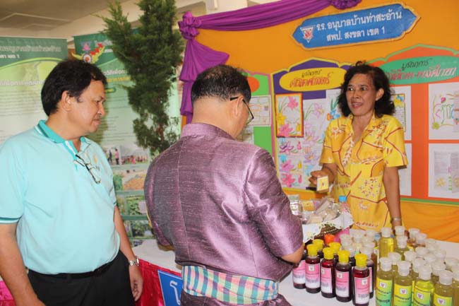 งานทักษิณวิชาการ ประจำปี 2556"บูรณาการนำความรู้ มุ่งสู่ชุมชน"ระหว่างวันที 26 - 28 สิงหาคม 2556 ณ มหาวิทยาลัยทักษิณ วิทยาเขตสงขลา ภาพที่ 244