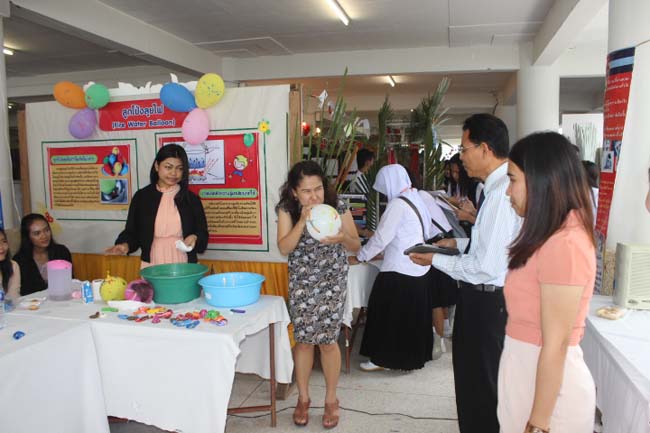 งานทักษิณวิชาการ ประจำปี 2556"บูรณาการนำความรู้ มุ่งสู่ชุมชน"ระหว่างวันที 26 - 28 สิงหาคม 2556 ณ มหาวิทยาลัยทักษิณ วิทยาเขตสงขลา ภาพที่ 257