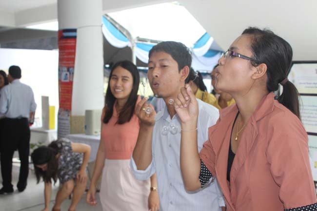 งานทักษิณวิชาการ ประจำปี 2556"บูรณาการนำความรู้ มุ่งสู่ชุมชน"ระหว่างวันที 26 - 28 สิงหาคม 2556 ณ มหาวิทยาลัยทักษิณ วิทยาเขตสงขลา ภาพที่ 264